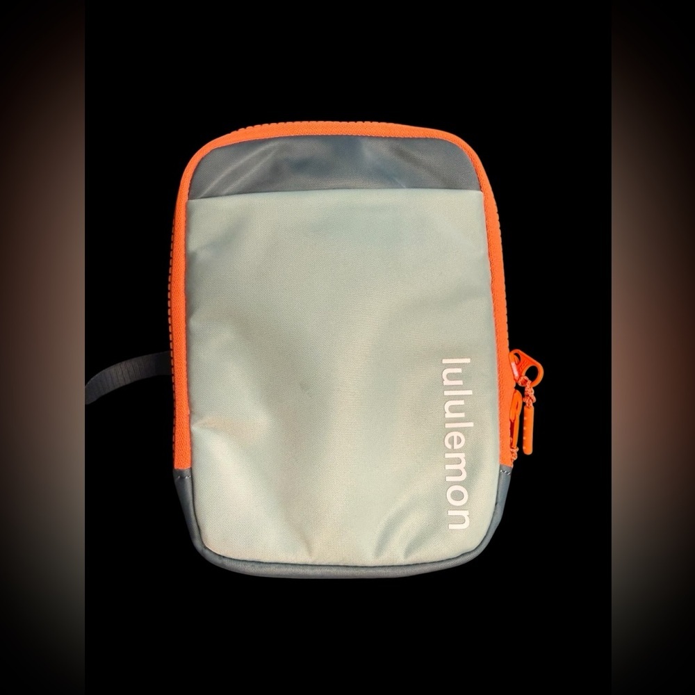 Lululemon EASY ACCESS CROSSBODY BAG IN ARCTIC GREEN/TIDEWATER TEAL